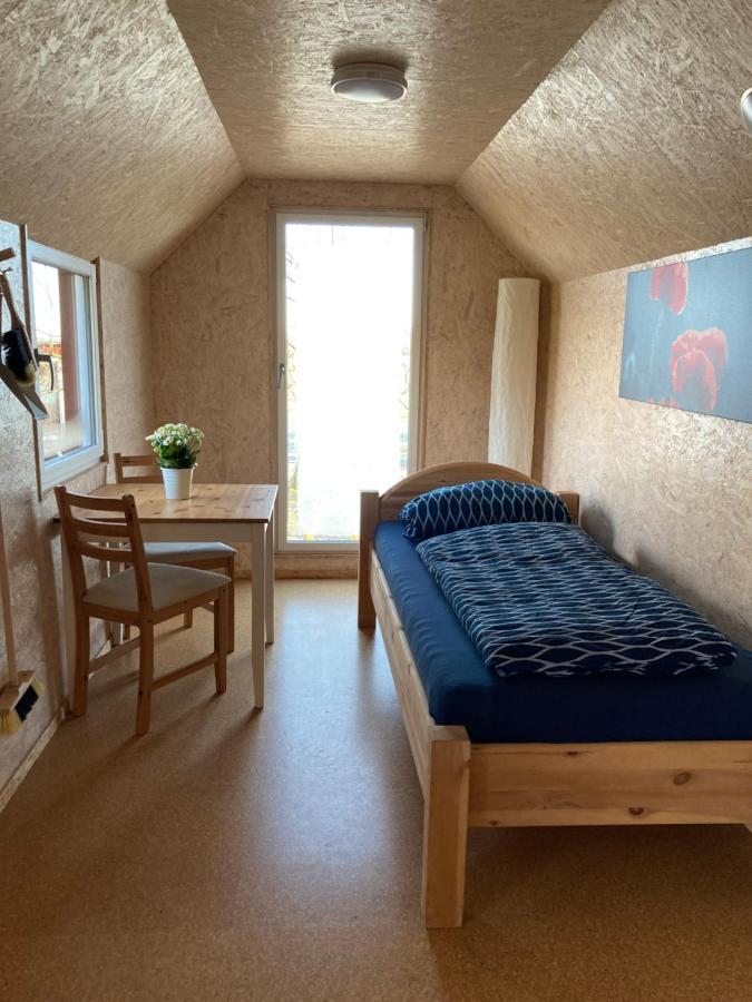 Schaeferwagen Auf Dem Biogut-Saalkow Hotell Gustow  Eksteriør bilde